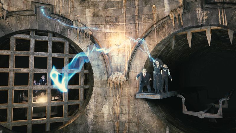 Harry Potter and the Escape From Gringotts in Diagon Alley